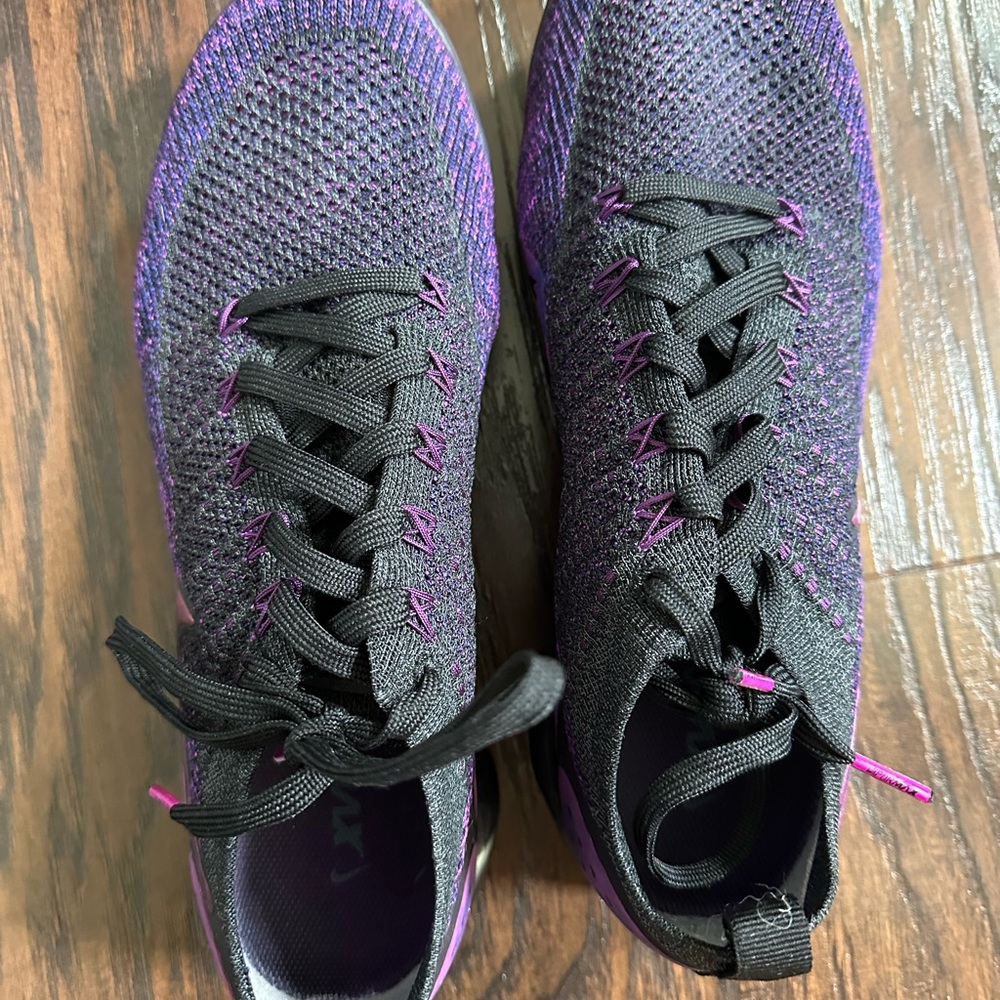 Men’s Nike Black and Purple Vapormax Shoes - Picture 3 of 6